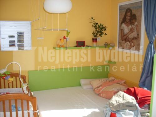 Prodej pronájem bytu: Cihlový byt 3+kk s krytým stáním, Praha - Lužiny